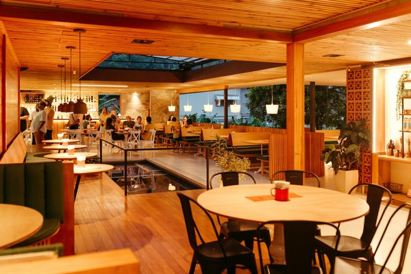 Délices Fondue Minceur Sucré-Salé : Recettes Conviviales pour un Repas Saint et Gourmand