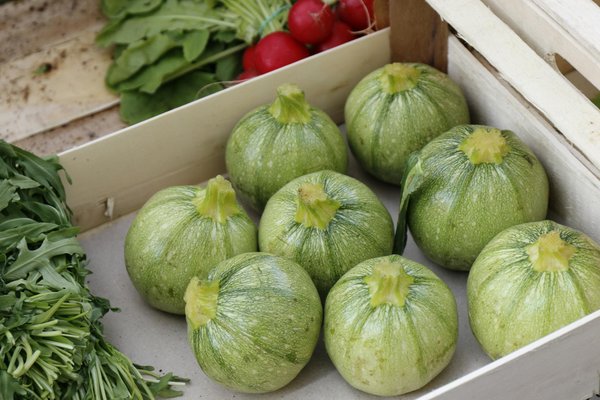 Réinventer la pâtisserie végétalienne : 10 astuces créatives pour élaborer un menu de desserts à l"amande !